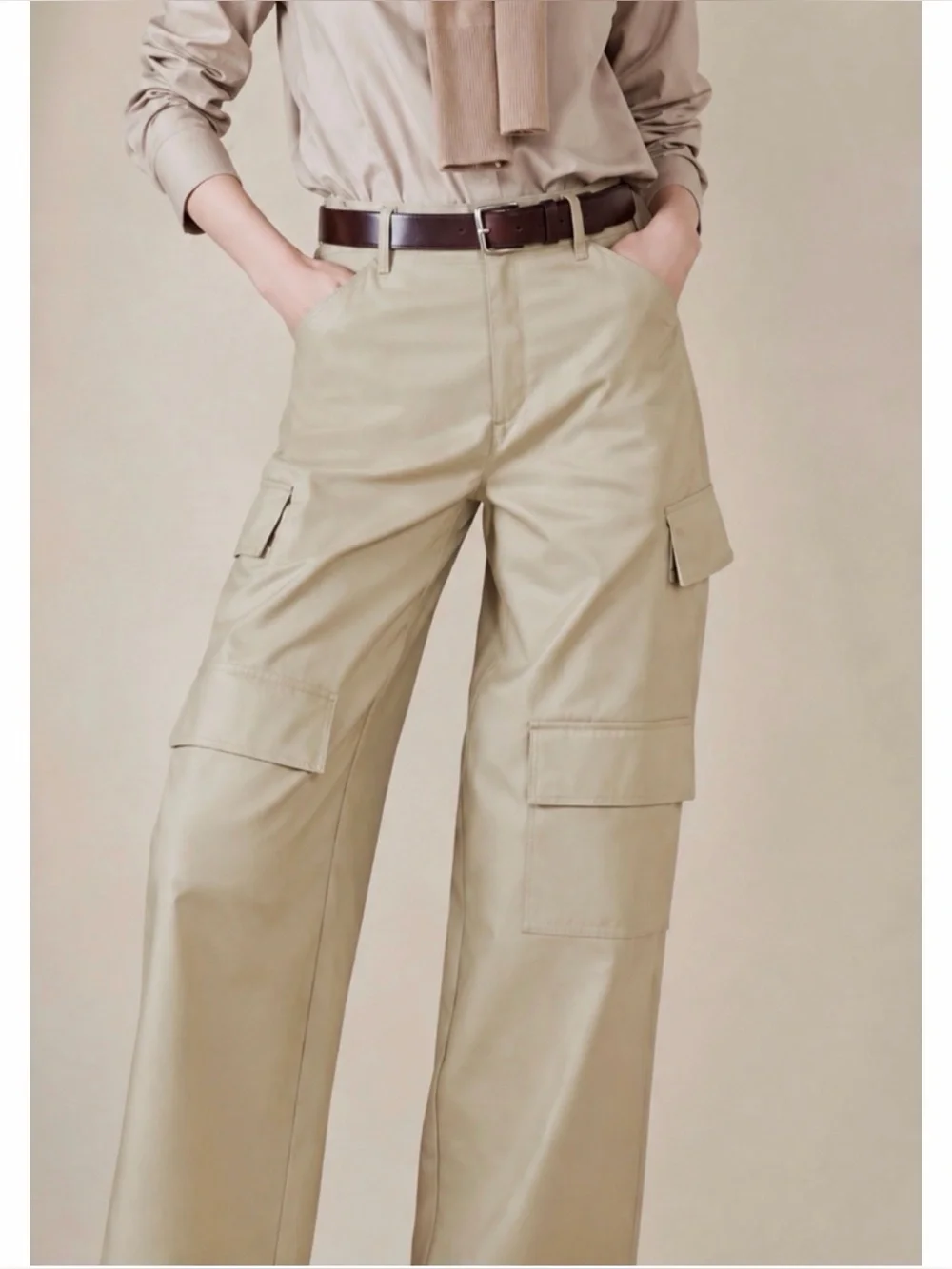BANANA REPUBLIC • Khaki/Beige Twill High-Rise Wide-Leg Cargo Pants, 4